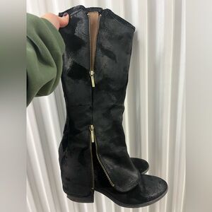 Donald J. Pliner Women's Devi Boot Black Vintage Suede Boots SIZE 8